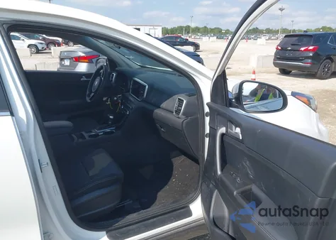 2020 Kia Sportage Lx z USA, uszkodzony, nr VIN KNDPM3AC5L7796401